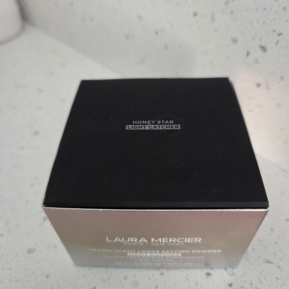 Laura Mercier Light Catcher Translucent Loose Setting Powder